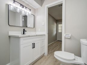 4735 Theall Road, Houston TX 77066