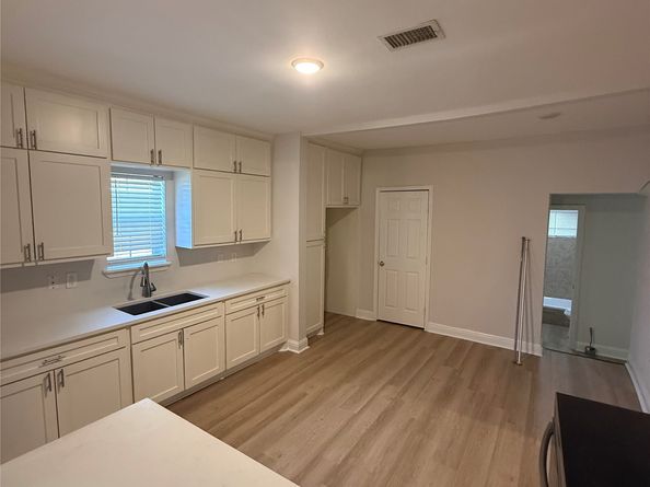 320 Delaware Street, Houston TX 77029