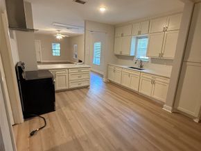 320 Delaware Street, Houston TX 77029