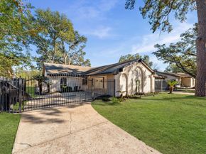7522 Deep Forest Drive, Houston TX 77088