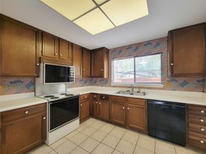 11711 Memorial Drive 565, Houston TX 77024