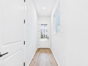 5030 Creekmont Drive, Houston TX 77091