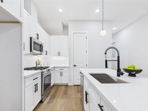 5030 Creekmont Drive, Houston TX 77091