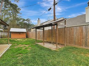 8 Arlington Street, Conroe TX 77301