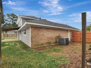 8 Arlington Street, Conroe TX 77301