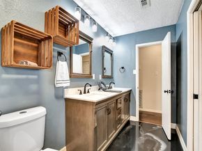 8 Arlington Street, Conroe TX 77301