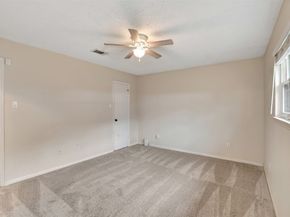 8 Arlington Street, Conroe TX 77301