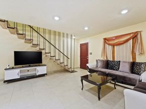 2503 Mccue Road 6, Houston TX 77056