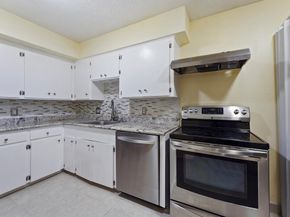 2503 Mccue Road 6, Houston TX 77056