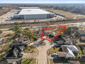 6174 Kenilwood Drive, Houston TX 77033