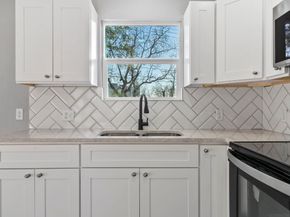 6174 Kenilwood Drive, Houston TX 77033