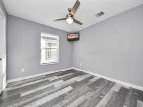 618 Maple Way AB, Houston TX 77015