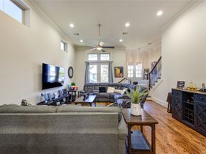 411 W 17th Street B, Houston TX 77008