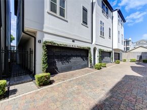 411 W 17th Street B, Houston TX 77008