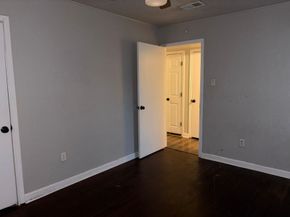 5818 Glenhurst Drive, Houston TX 77033