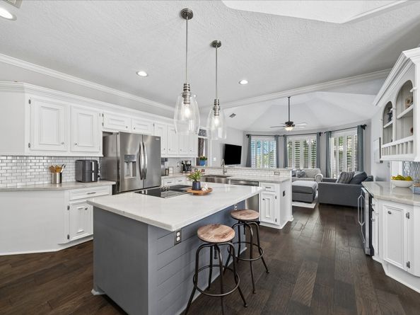 2810 Timber Country Way, Kingwood TX 77345