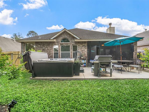 1940 Honey Laurel Drive, Conroe TX 77304