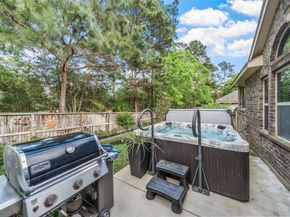 1940 Honey Laurel Drive, Conroe TX 77304