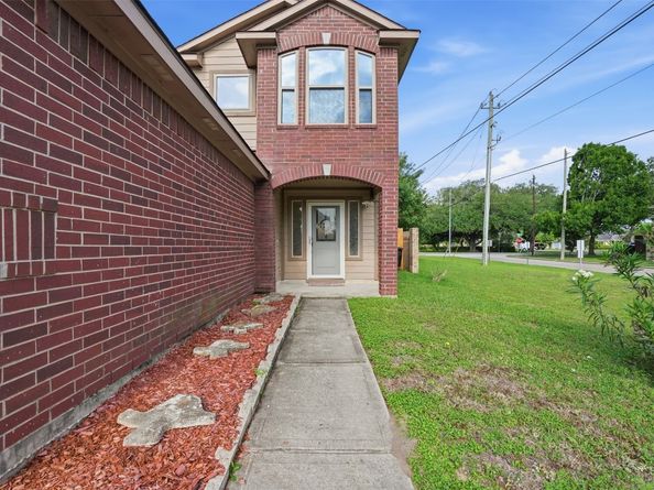 8902 Iron Springs Drive, Houston TX 77034
