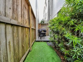 1717 Wentworth Street, Houston TX 77004