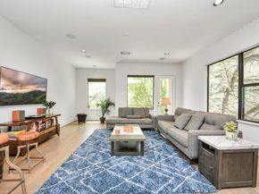 1717 Wentworth Street, Houston TX 77004
