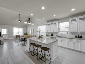 10 Canterborough Place, Tomball TX 77375