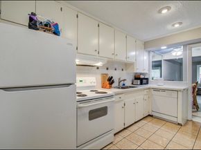 11609 Chimney Rock Apt Road B, Houston TX 77035