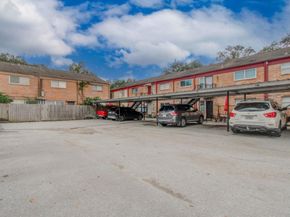 11609 Chimney Rock Apt Road B, Houston TX 77035