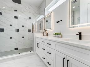 407 Grove Street B, Houston TX 77020