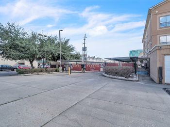 6633 W Sam Houston Parkway S