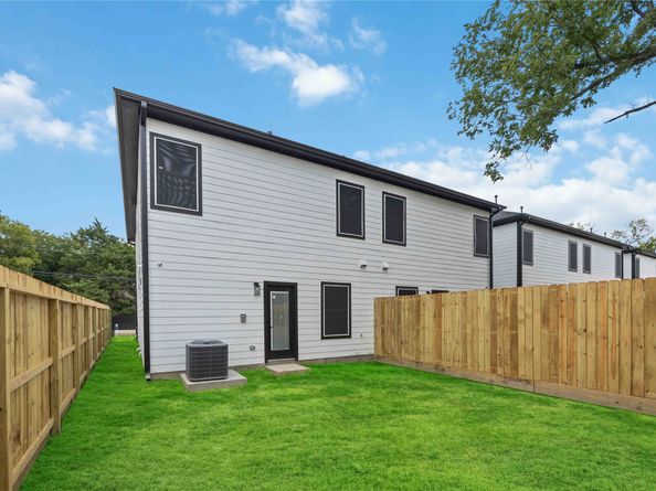 6734 Paris Street AB, Houston TX 77021