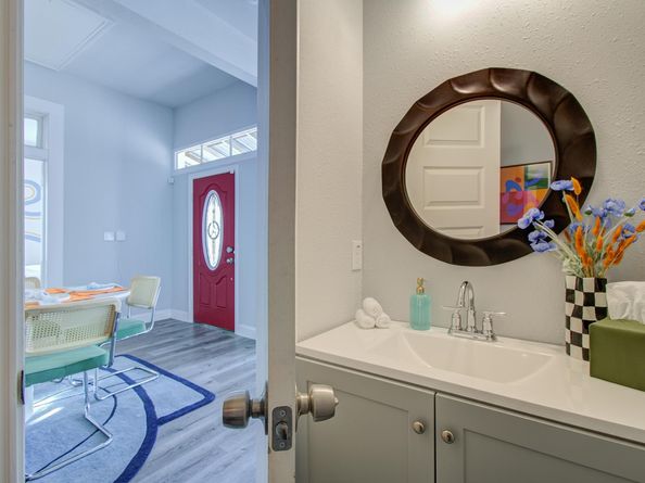 2118 Common Street Street, Houston TX 77009