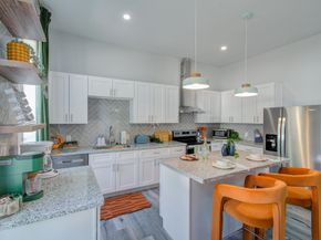 2118 Common Street Street, Houston TX 77009