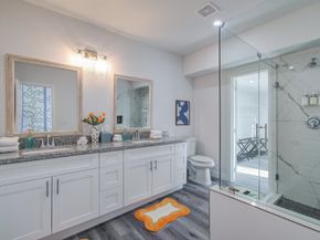 2118 Common Street Street, Houston TX 77009