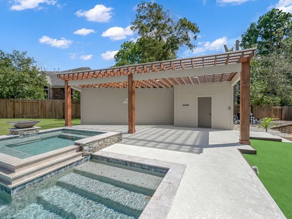 2425 W Bramlet Drive, Conroe TX 77304