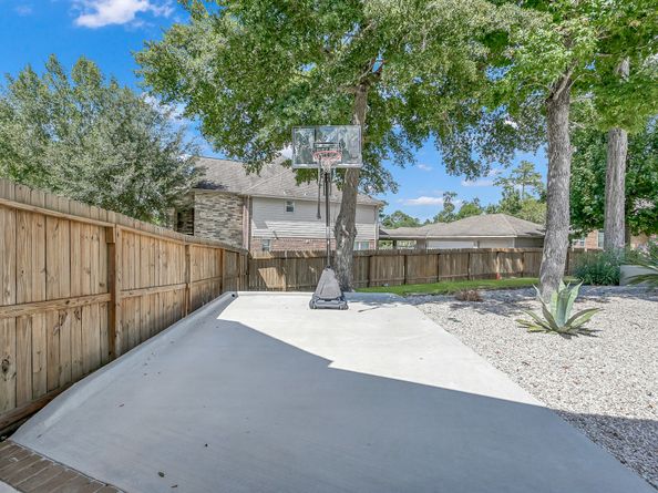 2425 W Bramlet Drive, Conroe TX 77304