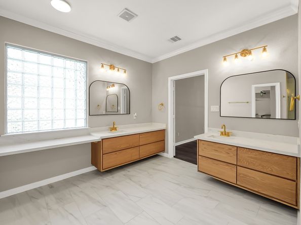 2425 W Bramlet Drive, Conroe TX 77304