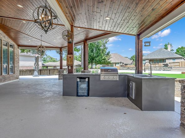 2425 W Bramlet Drive, Conroe TX 77304