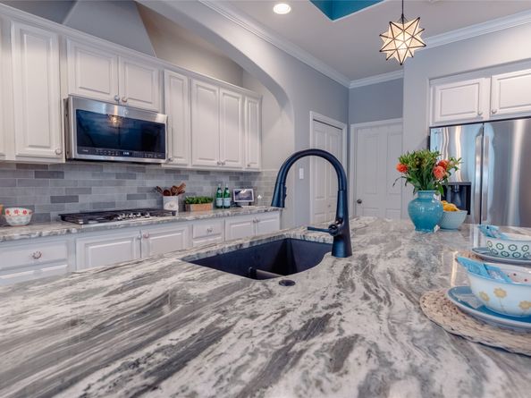 51 S Crisp Morning Circle, The Woodlands TX 77382