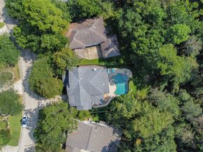 51 S Crisp Morning Circle, The Woodlands TX 77382