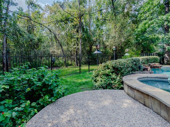 51 S Crisp Morning Circle, The Woodlands TX 77382