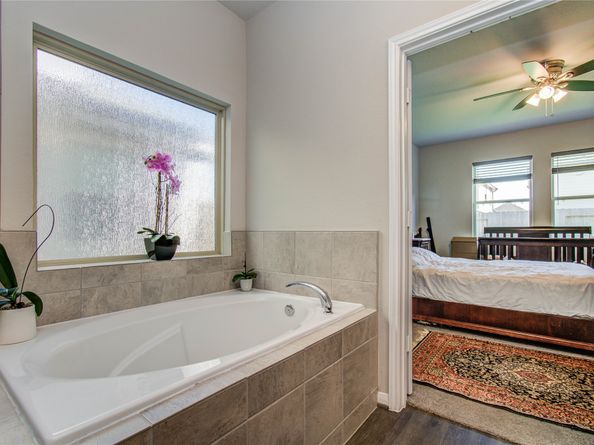 10423 Rochester Hills Lane, Tomball TX 77375