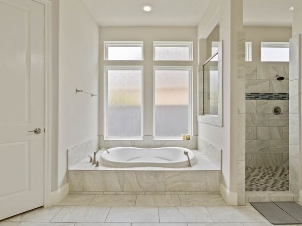 34 Jaden Oaks Place, Tomball TX 77375