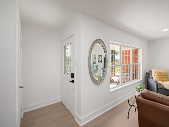 2302 Hewitt Drive, Houston TX 77018