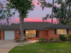 2302 Hewitt Drive, Houston TX 77018