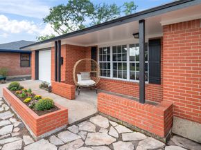 2302 Hewitt Drive, Houston TX 77018