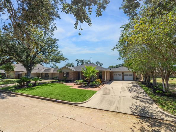 1814 Haverhill Drive, Houston TX 77008