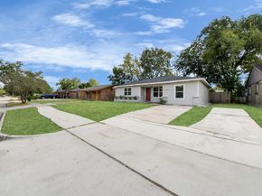 3923 Darlinghurst Drive, Houston TX 77045