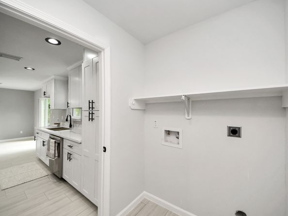 3923 Darlinghurst Drive, Houston TX 77045