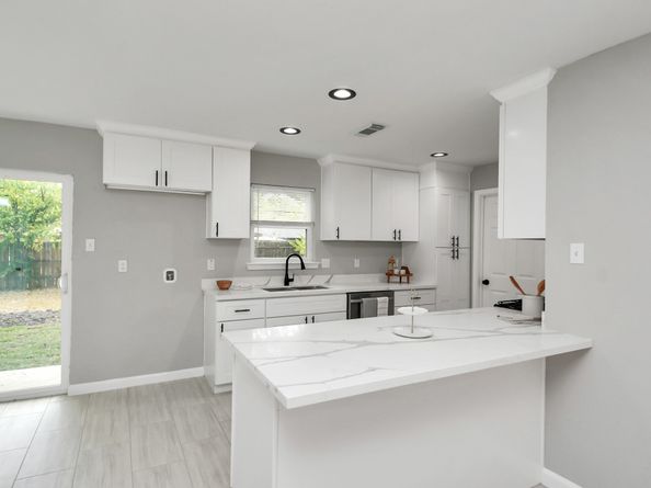 3923 Darlinghurst Drive, Houston TX 77045